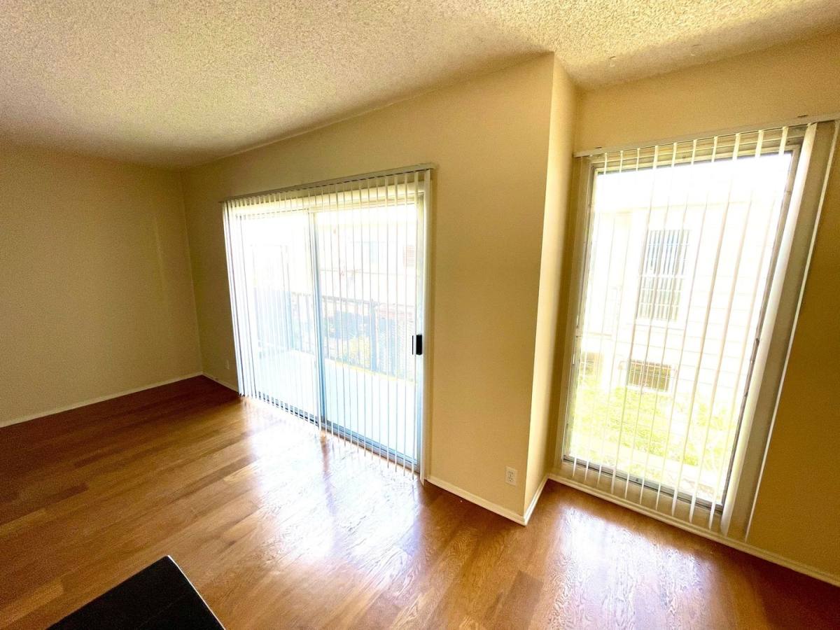 Apartment for rent at 3432-3438 Mentone Ave, Los Angeles, CA 90034