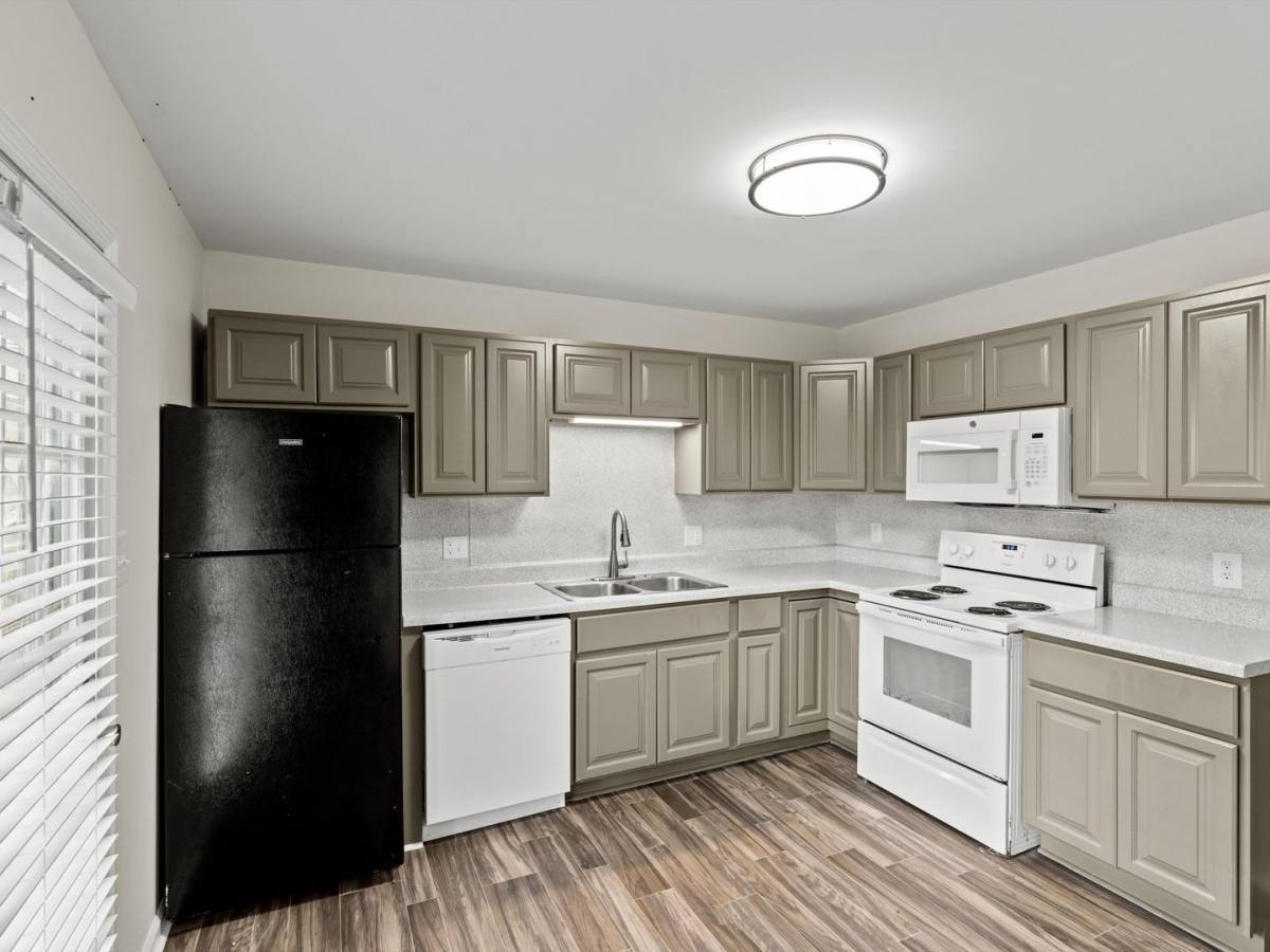 Apartment for rent at 1806 Runnymead Ave SW #302B, Decatur, AL 35601