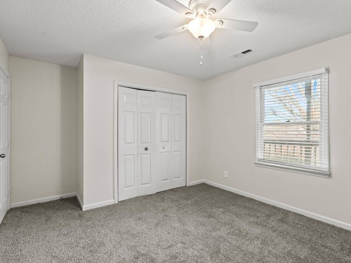 Apartment for rent at 1806 Runnymead Ave SW #302B, Decatur, AL 35601