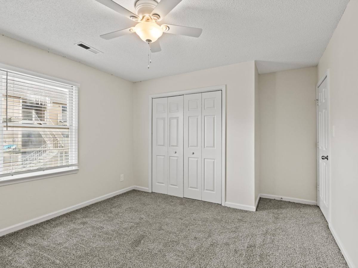 Apartment for rent at 1806 Runnymead Ave SW #302B, Decatur, AL 35601