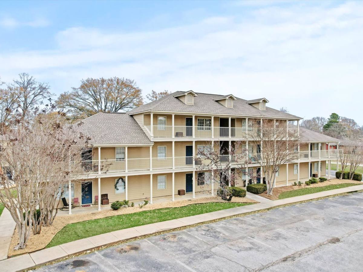Apartment for rent at 1806 Runnymead Ave SW #302B, Decatur, AL 35601