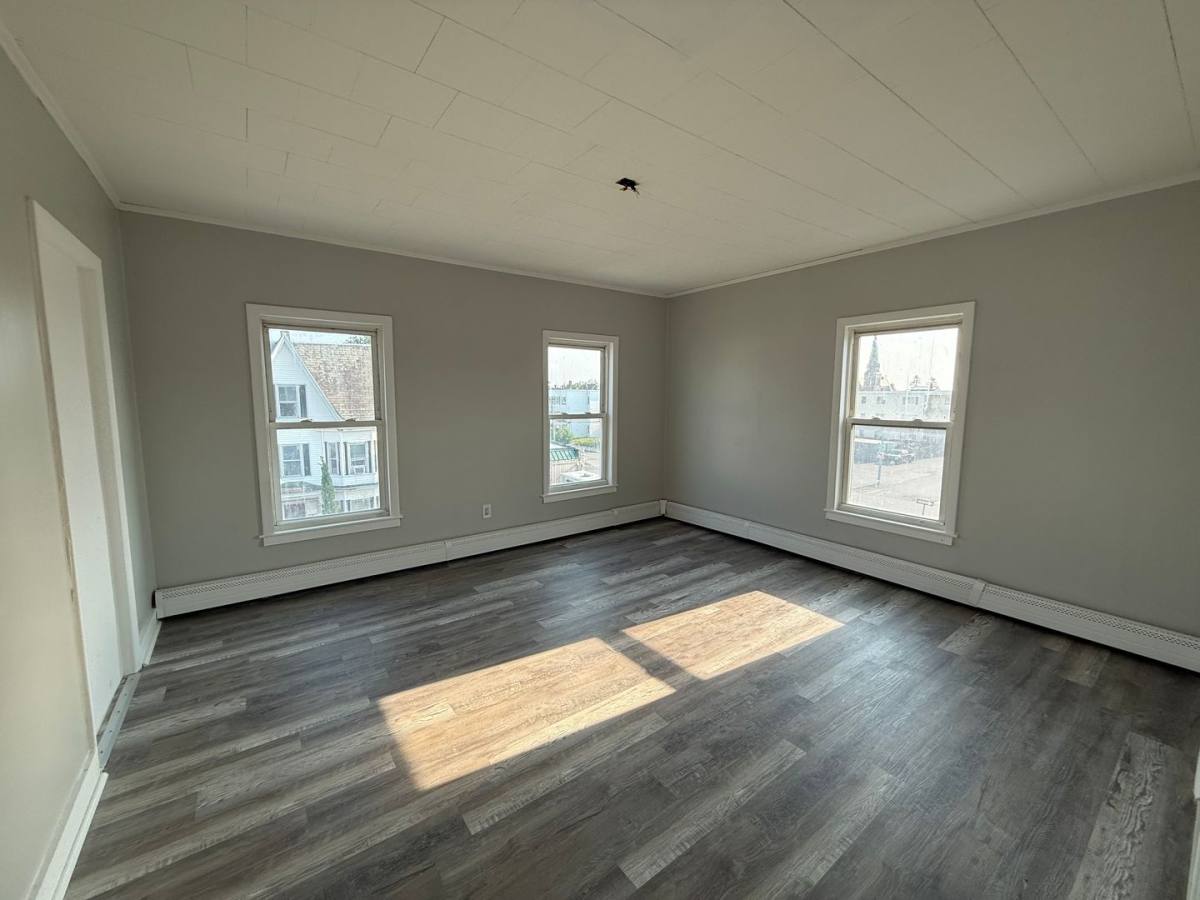Apartment for rent at 312 -314 Lake Ave, Manchester, NH 03103