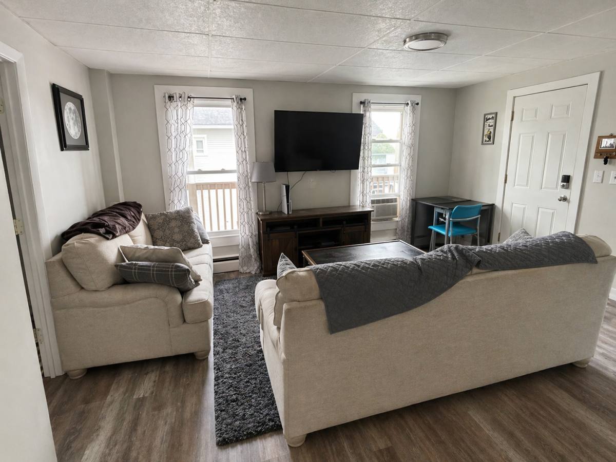 Apartment for rent at 312 -314 Lake Ave, Manchester, NH 03103