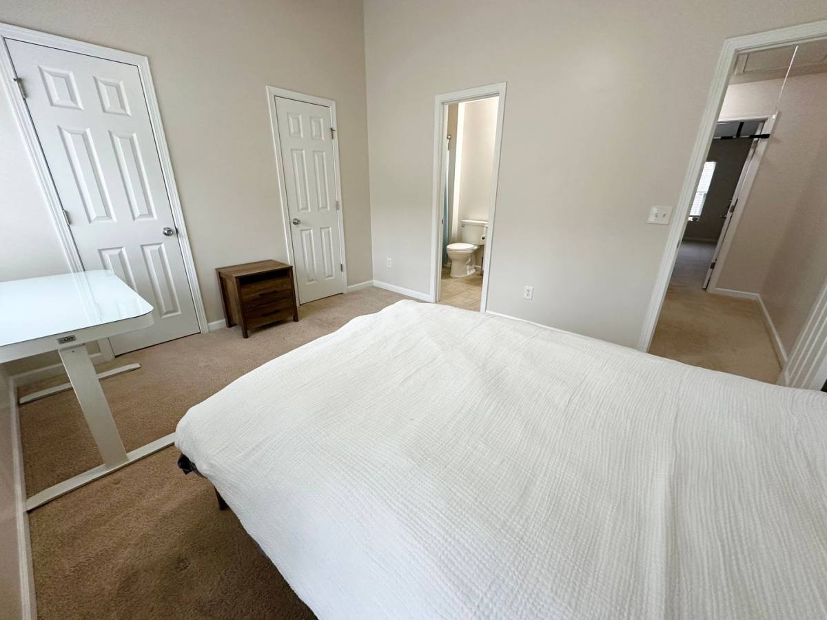 Townhouse for rent at 1481 Liberty Parkway NW, Atlanta, GA 30318