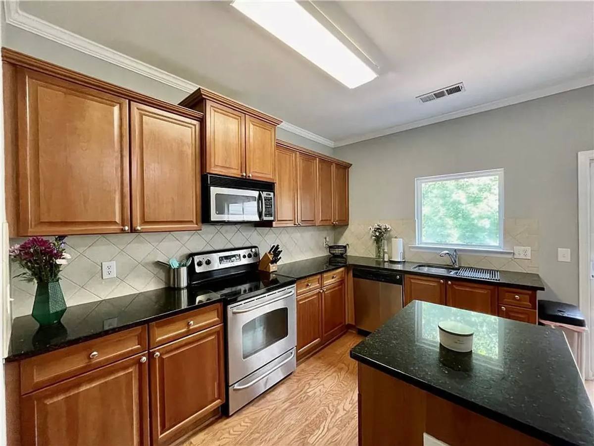 Townhouse for rent at 1481 Liberty Parkway NW, Atlanta, GA 30318