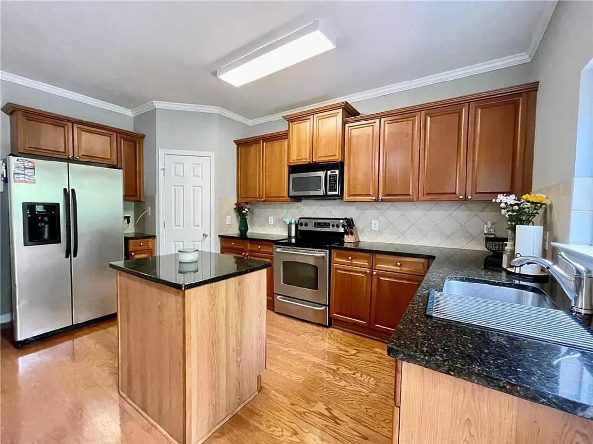 Townhouse for rent at 1481 Liberty Parkway NW, Atlanta, GA 30318