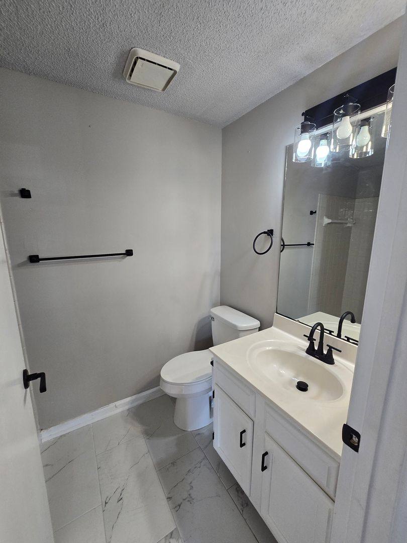 Apartment for rent at 1614 Arlyn Circle, Charlotte, NC 28213