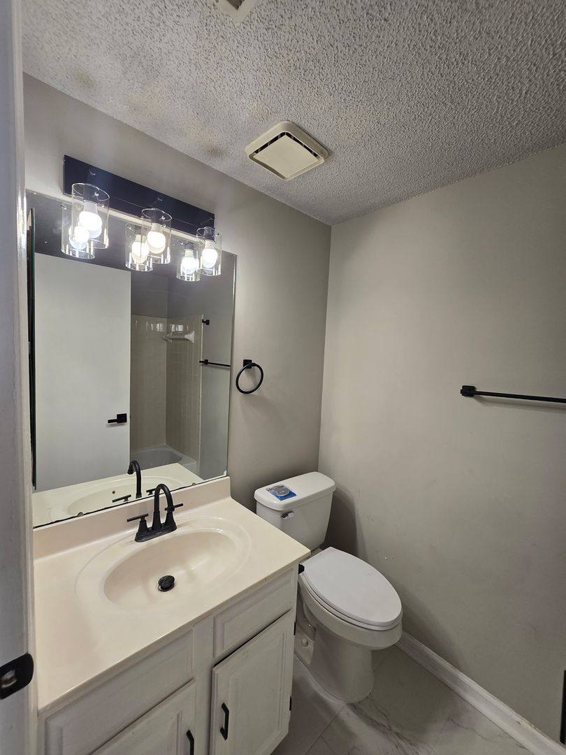 Apartment for rent at 1614 Arlyn Circle, Charlotte, NC 28213