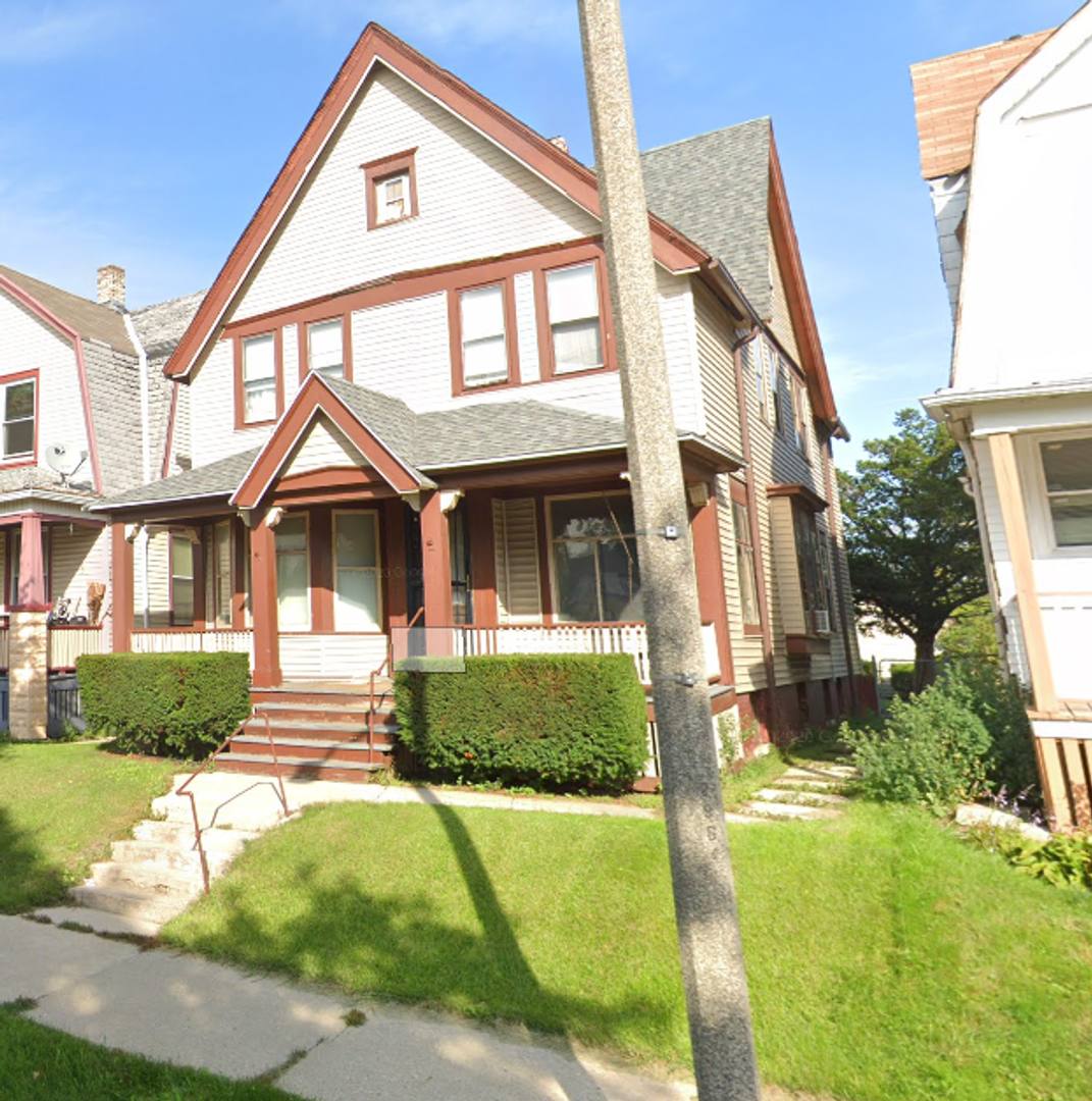 Apartment for rent at 2966 N 9th St, Milwaukee, WI 53206