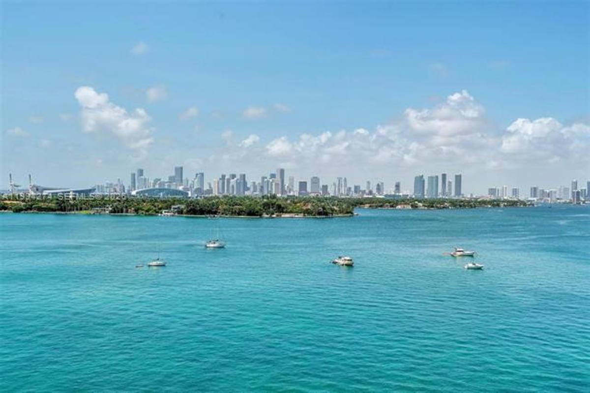 Apartment for rent at 1100 W Ave, Miami Beach, FL 33139