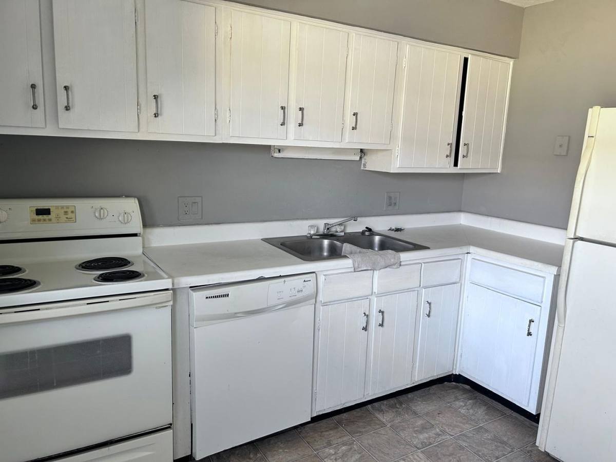 Condo for rent at 1625 W Oak Ridge Rd, Orlando, FL 32809