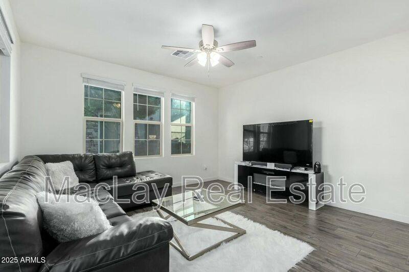 Townhouse for rent at 1918 E Bridgeport Parkway #102, Gilbert, AZ 85295