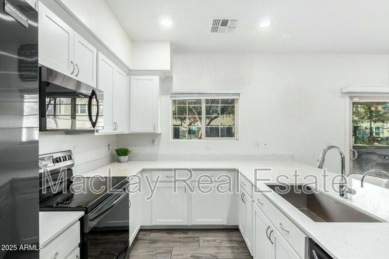 Townhouse for rent at 1918 E Bridgeport Parkway #102, Gilbert, AZ 85295