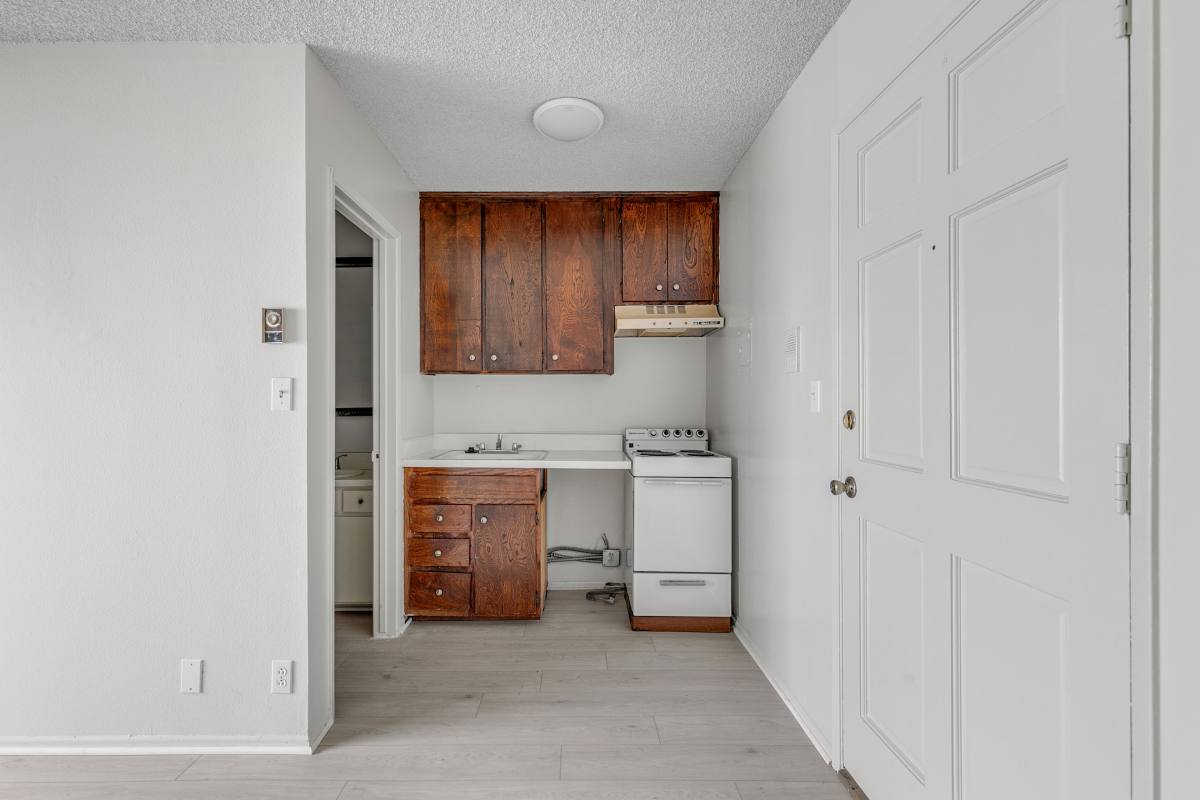 Apartment for rent at 1811 Parnell Ave #10, Los Angeles, CA 90025