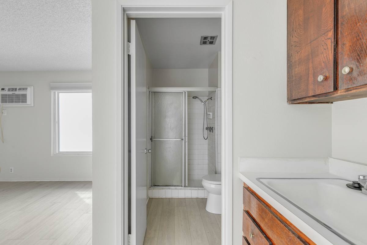 Apartment for rent at 1811 Parnell Ave #10, Los Angeles, CA 90025