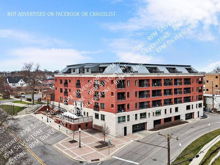 Apartment for rent at 112 Walnut Blvd, Rochester, MI 48307