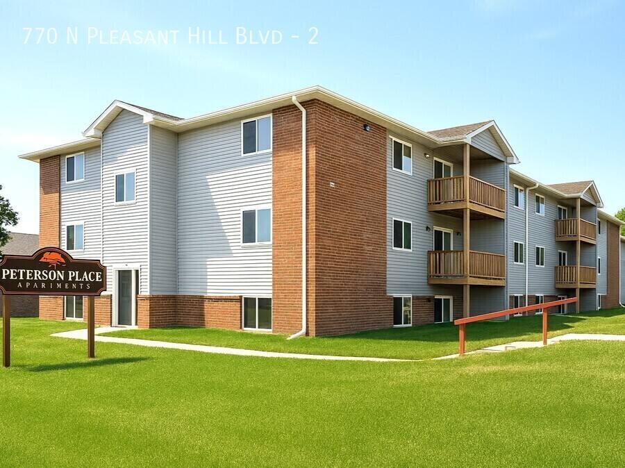 Apartment for rent at 770 N Pleasant Hill Blvd #2, Pleasant Hill, IA 50327