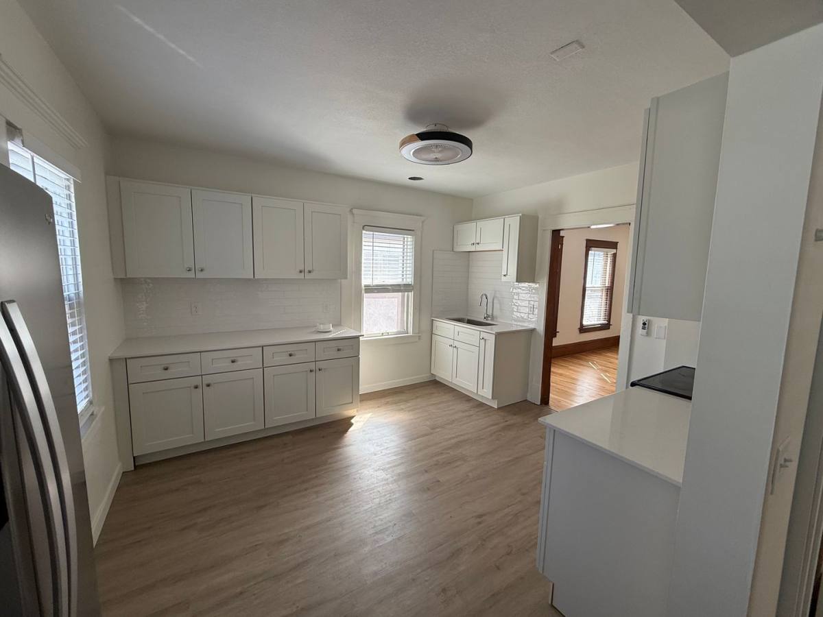 Apartment for rent at 3145 Pleasant Ave S, Minneapolis, MN 55408