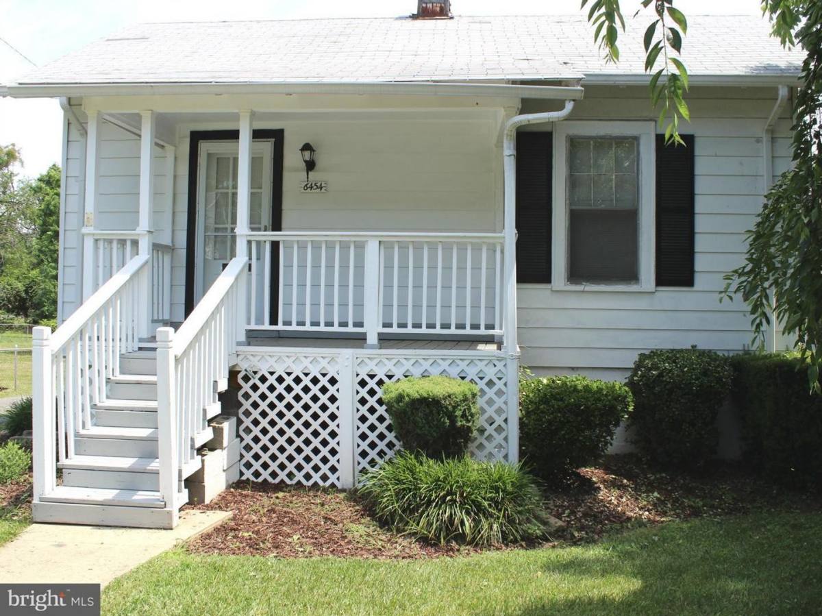 House for rent at 6454 Holyoke Dr, Annandale, VA 22003