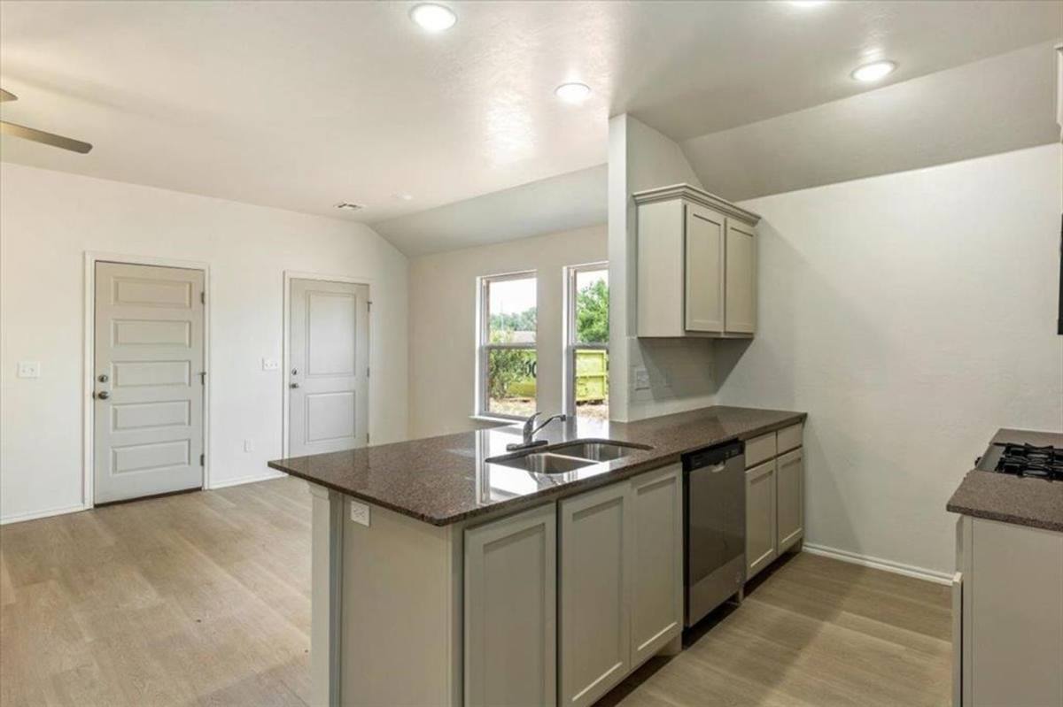 Apartment for rent at 1402 SW New York, Lawton, OK 73501