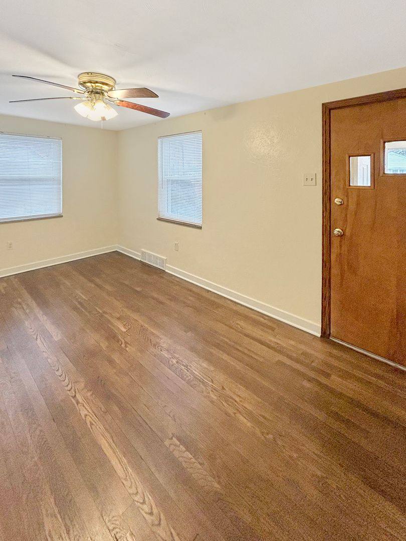 Apartment for rent at 1026 & 1028 Fleming St, Coraopolis, PA 15108