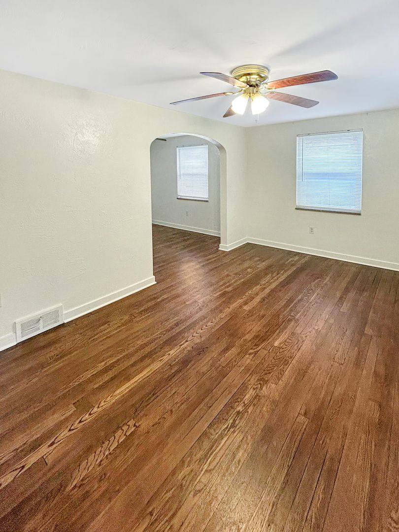 Apartment for rent at 1026 & 1028 Fleming St, Coraopolis, PA 15108