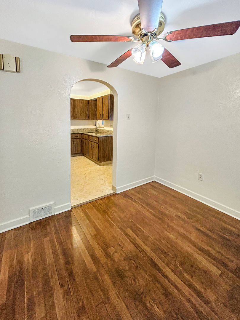 Apartment for rent at 1026 & 1028 Fleming St, Coraopolis, PA 15108