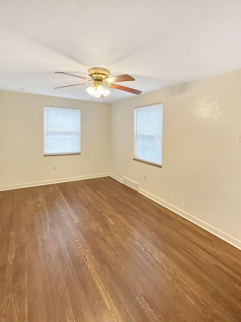 Apartment for rent at 1026 & 1028 Fleming St, Coraopolis, PA 15108