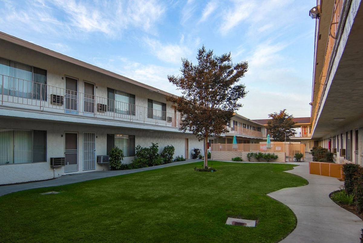 Apartment for rent at 15527 Woodruff Ave, Bellflower, CA 90706