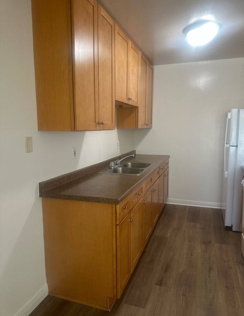 Apartment for rent at 15527 Woodruff Ave, Bellflower, CA 90706