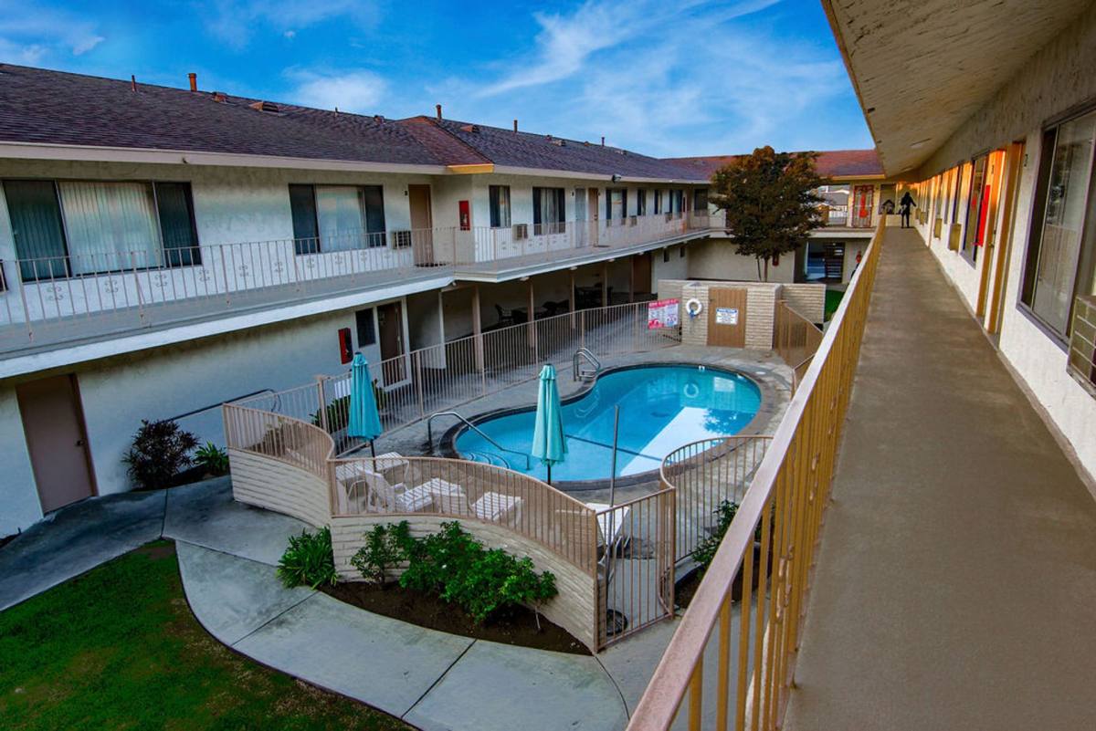Apartment for rent at 15527 Woodruff Ave, Bellflower, CA 90706