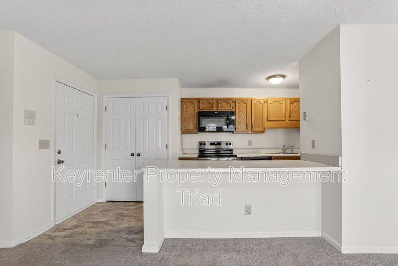 House for rent at 3701 Cotswold Terrace #7G, Greensboro, NC 27410