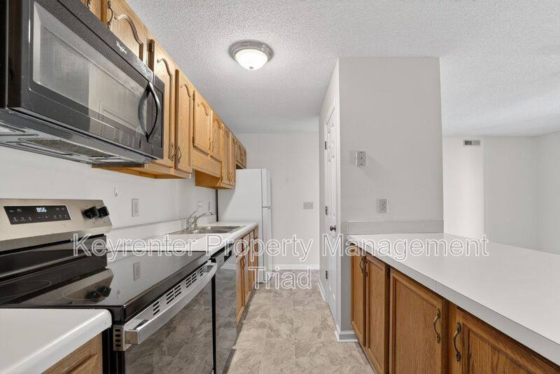 House for rent at 3701 Cotswold Terrace #7G, Greensboro, NC 27410
