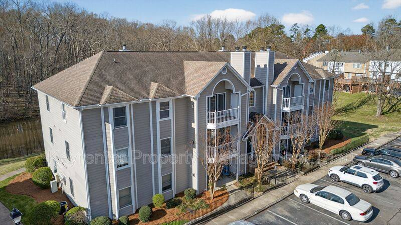 House for rent at 3701 Cotswold Terrace #7G, Greensboro, NC 27410