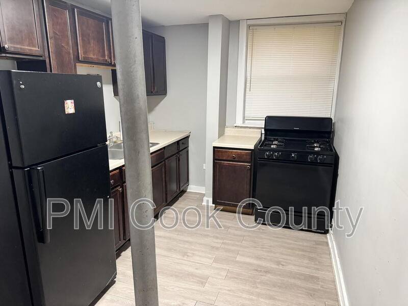 Apartment for rent at 9006 S Escanaba #G, Chicago, IL 60617