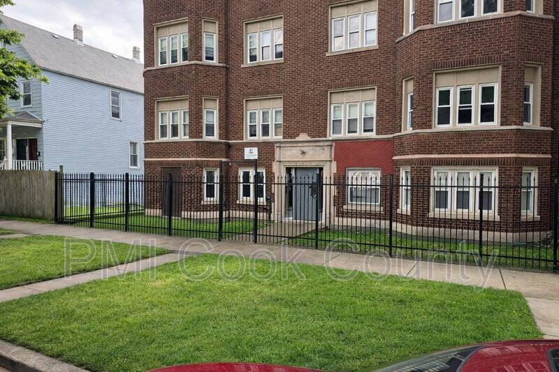 Apartment for rent at 9006 S Escanaba #G, Chicago, IL 60617