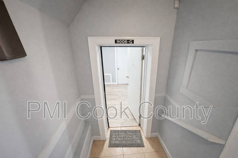 Apartment for rent at 9006 S Escanaba #G, Chicago, IL 60617