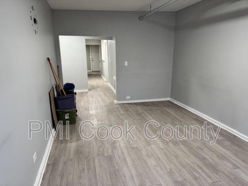 Apartment for rent at 9006 S Escanaba #G, Chicago, IL 60617