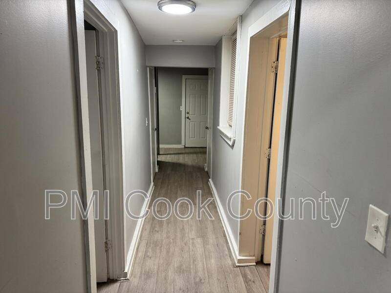 Apartment for rent at 9006 S Escanaba #G, Chicago, IL 60617