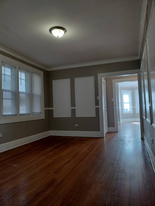 Apartment for rent at 7729 S Essex Ave #2, Chicago, IL 60649