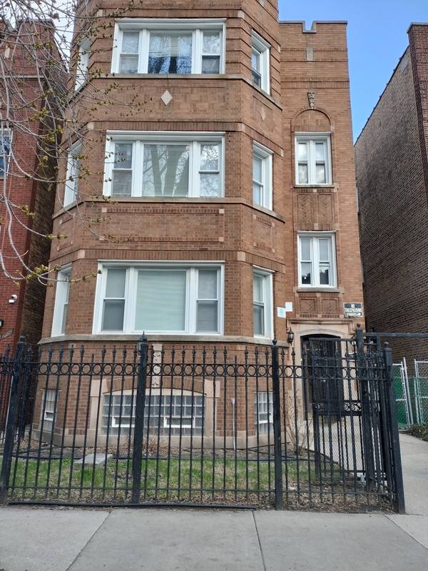 Apartment for rent at 7729 S Essex Ave #2, Chicago, IL 60649
