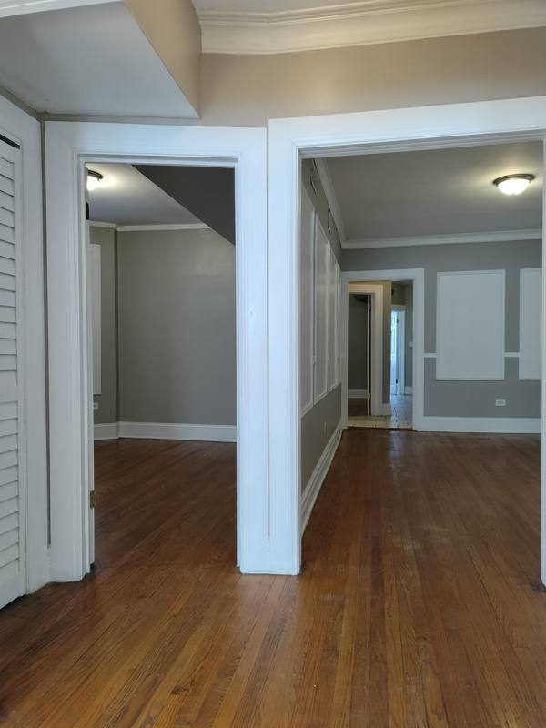 Apartment for rent at 7729 S Essex Ave #2, Chicago, IL 60649