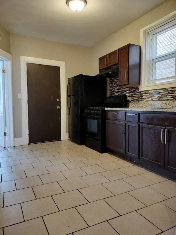 Apartment for rent at 7729 S Essex Ave #2, Chicago, IL 60649