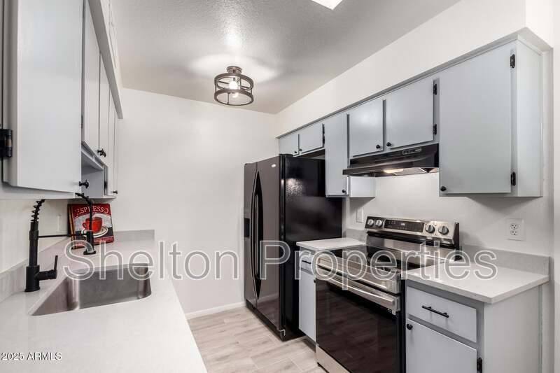 Townhouse for rent at 8131 N 107th Ave #82, Peoria, AZ 85345