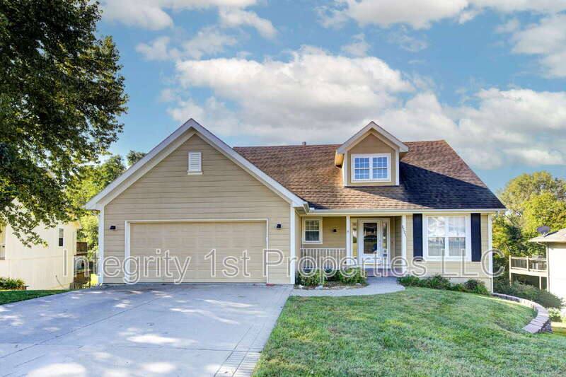House for rent at 1721 Collins Dr, Platte City, MO 64079