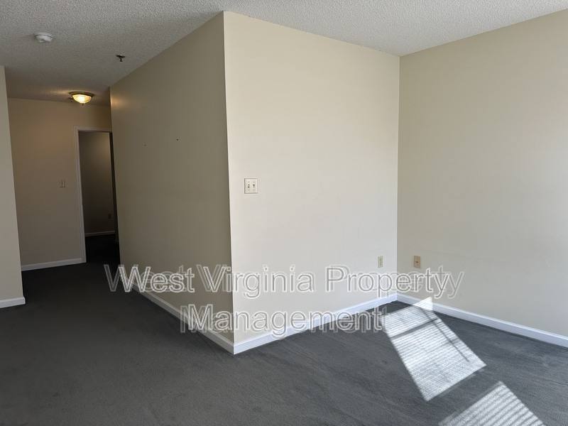 Apartment for rent at 104 N8th St #302, Princeton, WV 24740