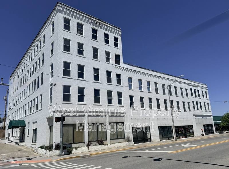 Apartment for rent at 104 N8th St #302, Princeton, WV 24740