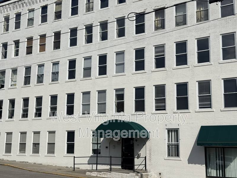 Apartment for rent at 104 N8th St #302, Princeton, WV 24740