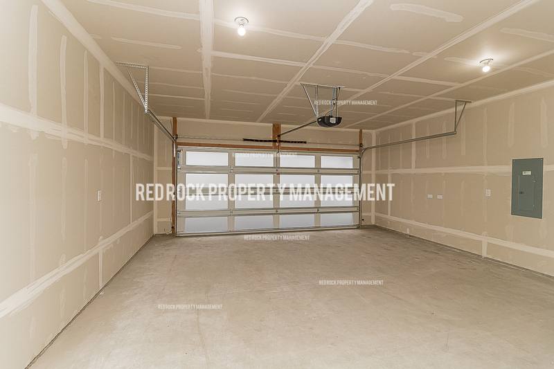 Apartment for rent at 610 S Crescent Lane, Greenacres, WA 99016