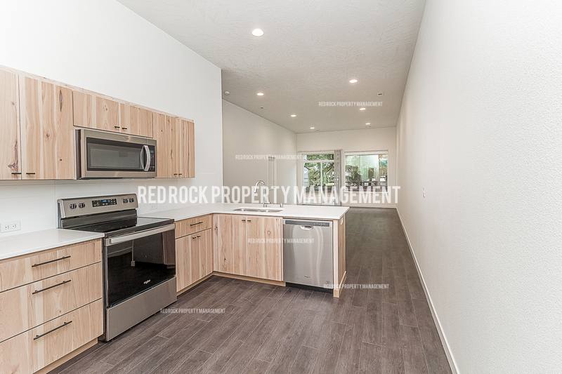 Apartment for rent at 610 S Crescent Lane, Greenacres, WA 99016